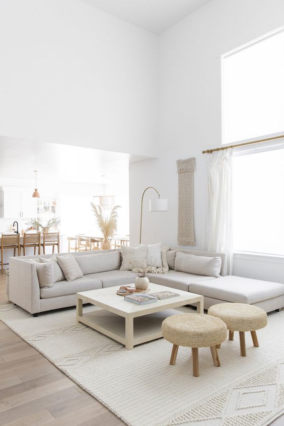 White Living Room Decoration